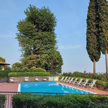 Rosa Flat - With Pool Apartment