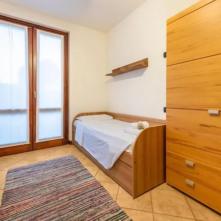 Rosa Flat - With Pool Polpenazze del Garda