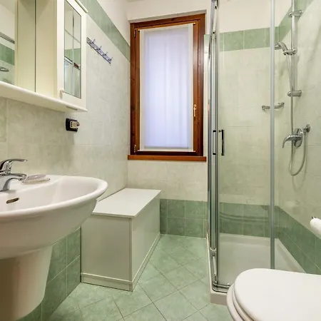 Rosa Flat - With Pool Apartment